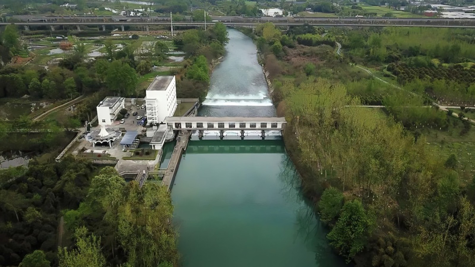 多功能水泵控制閥：集閘閥、逆止閥與水錘消除器于一體的創(chuàng)新閥門